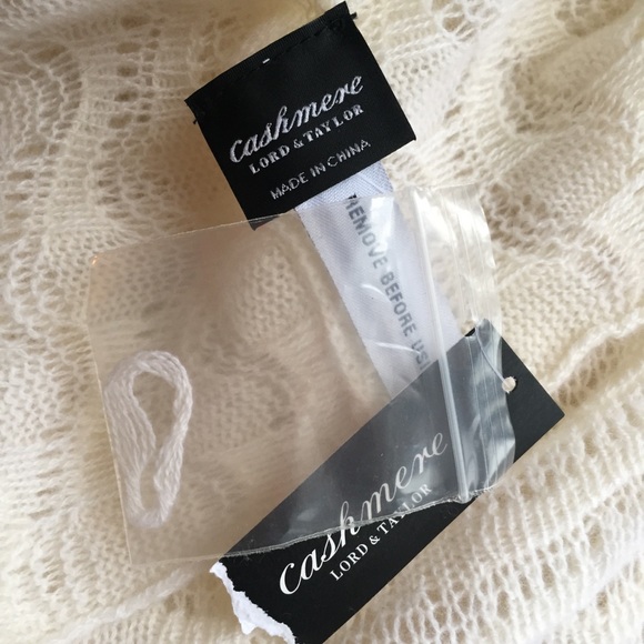 Lord & Taylor Cashmere Infinity Scarf NWT - Picture 4 of 4